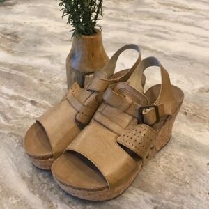 Beige wedge heel shoes